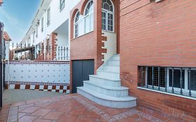 Casa grande , piscina y garaje